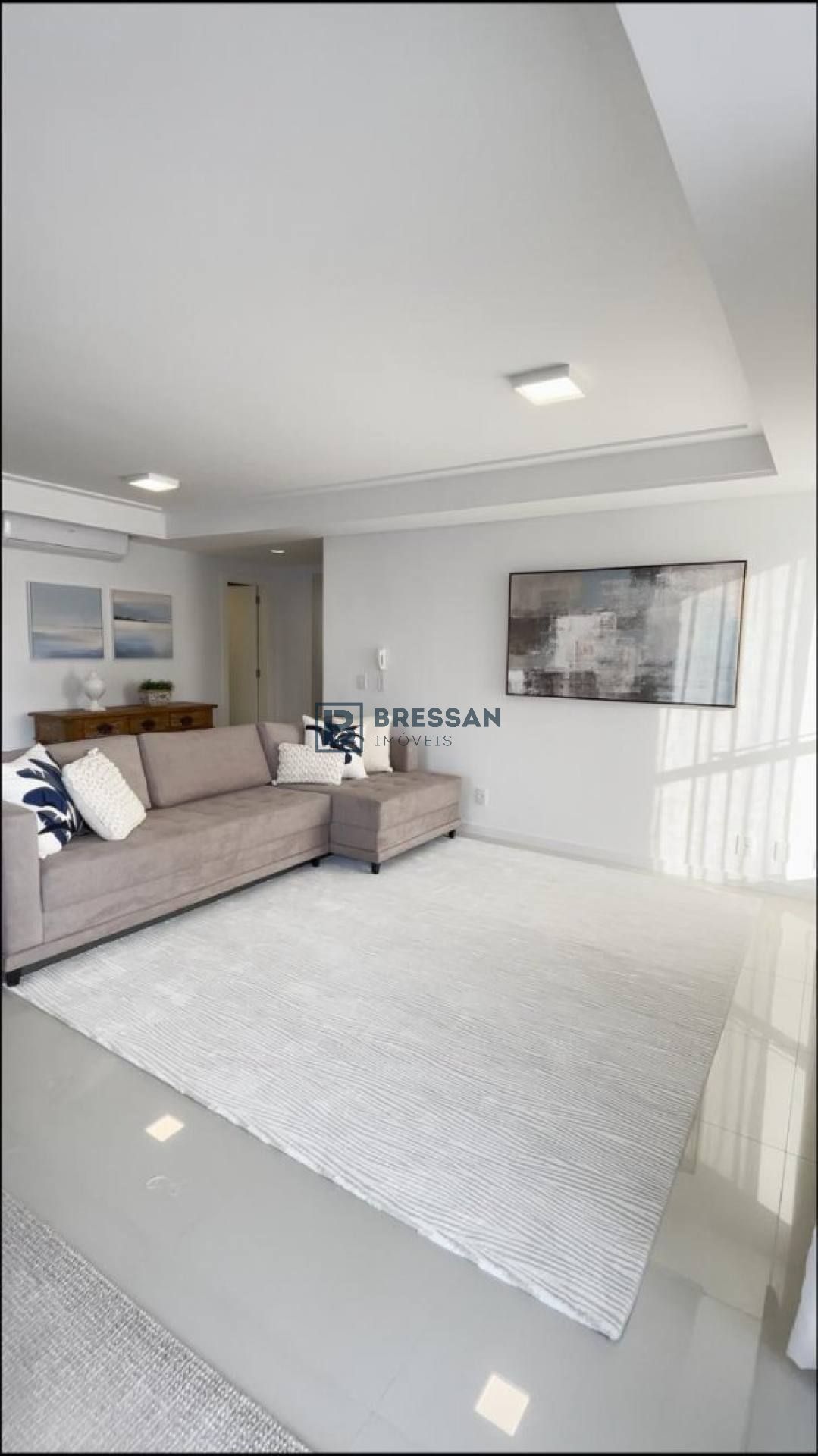 COBERTURA DUPLEX MOBILIADA EM BALNEÁRIO CAMBORIÚ