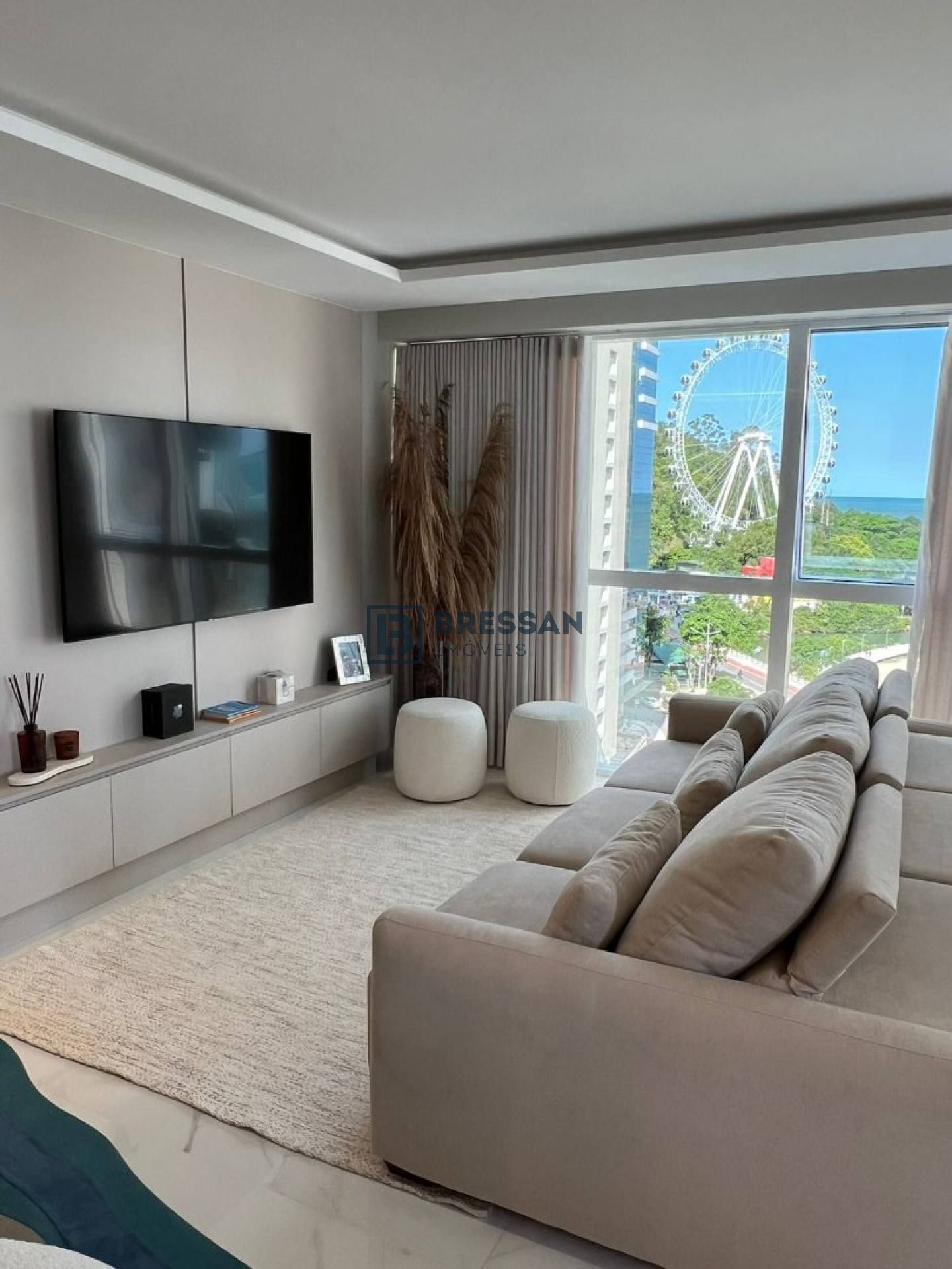 APARTAMENTO MOBILIADO EM BALNEÁRIO CAMBORIÚ