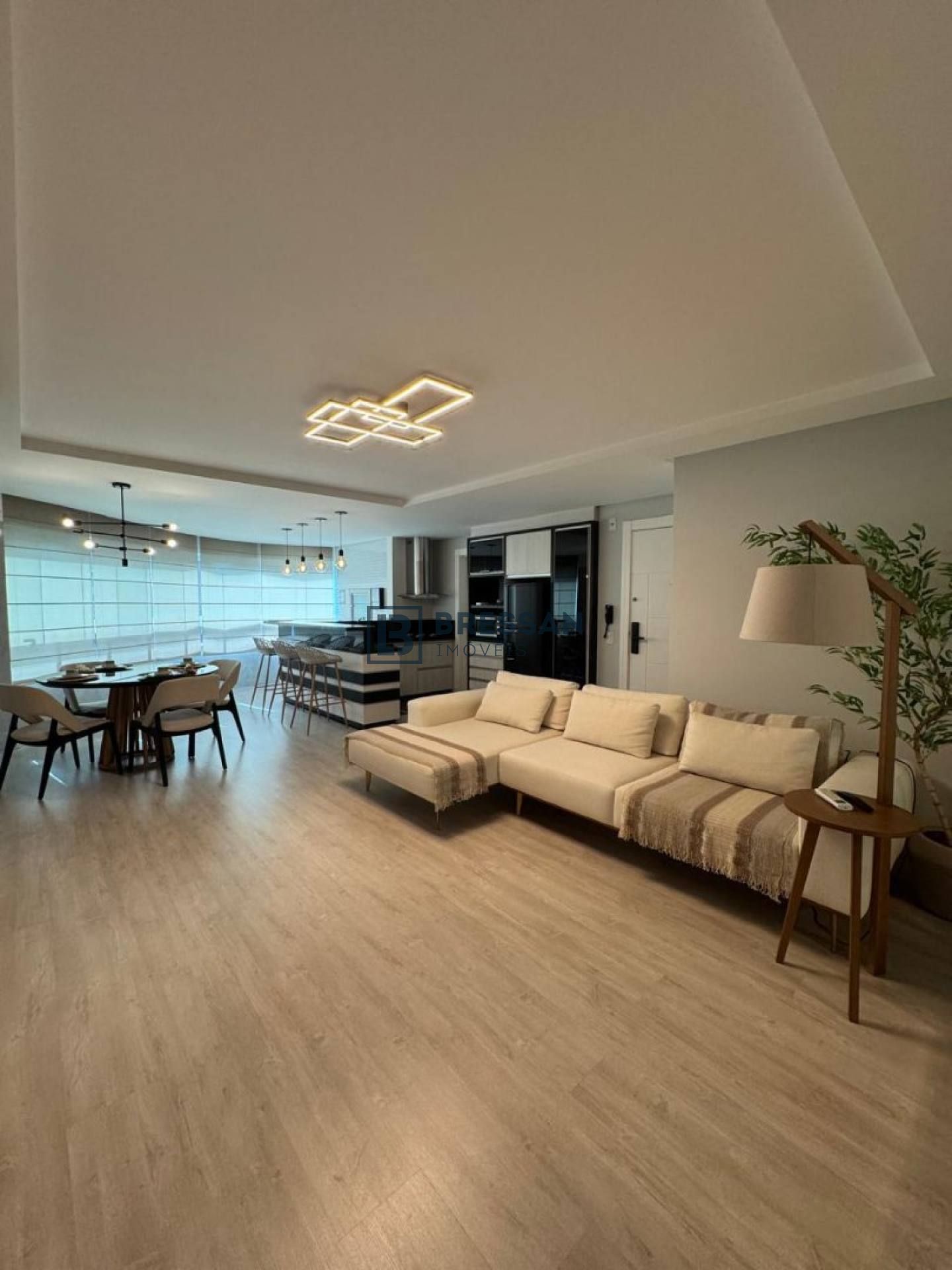 APARTAMENTO EM BALNEÁRIO CAMBORIÚ