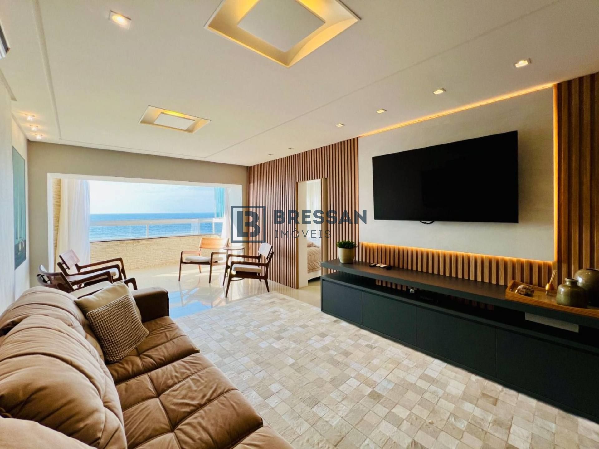 APARTAMENTO FRENTE MAR EM BALNEÁRIO CAMBORIÚ