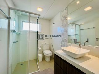APARTAMENTO FRENTE MAR EM BALNEÁRIO CAMBORIÚ