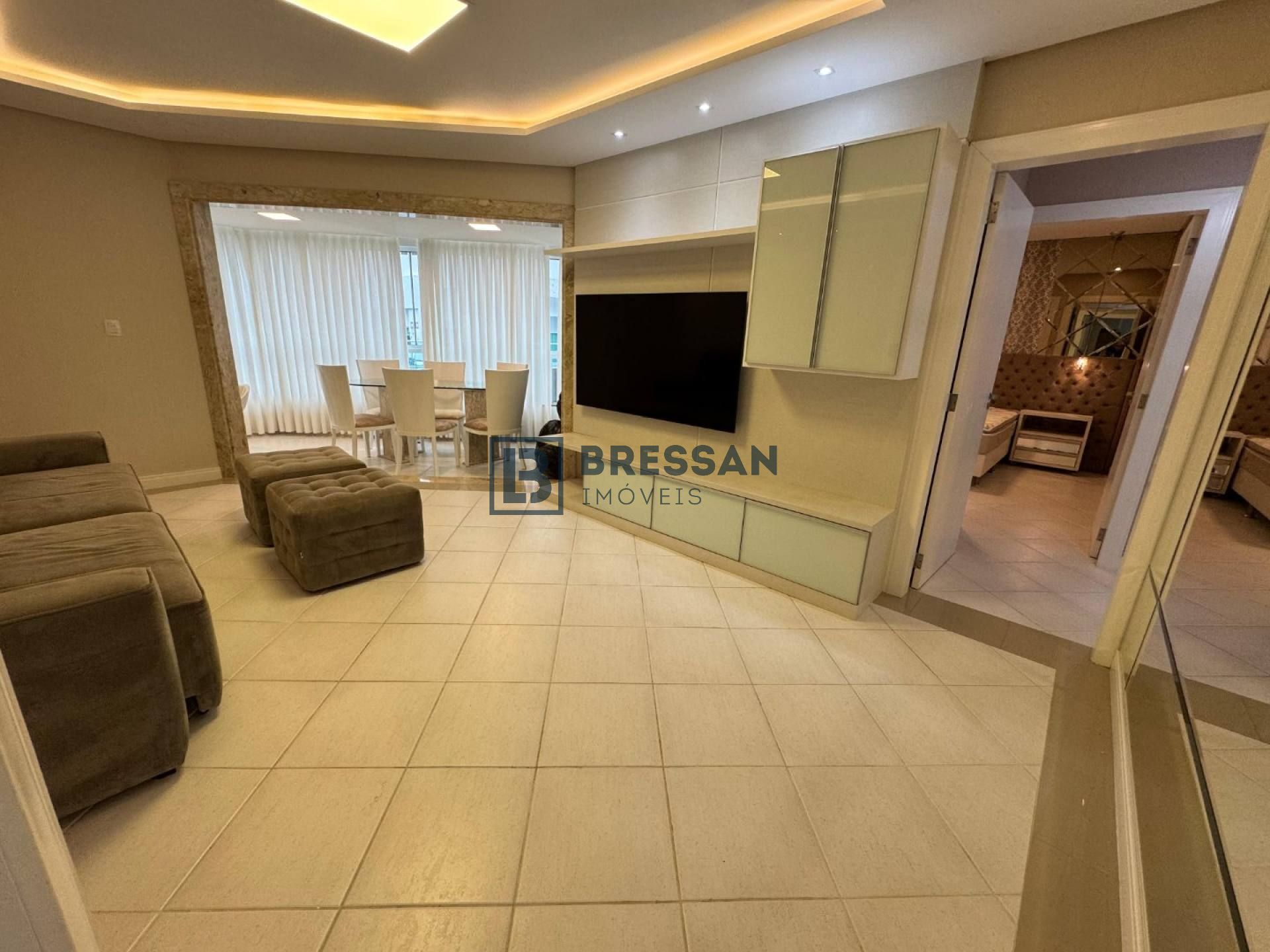 APARTAMENTO NO CENTRO DE BALNEÁRIO CAMBORIÚ