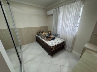 APARTAMENTO NO CENTRO DE BALNEÁRIO CAMBORIÚ