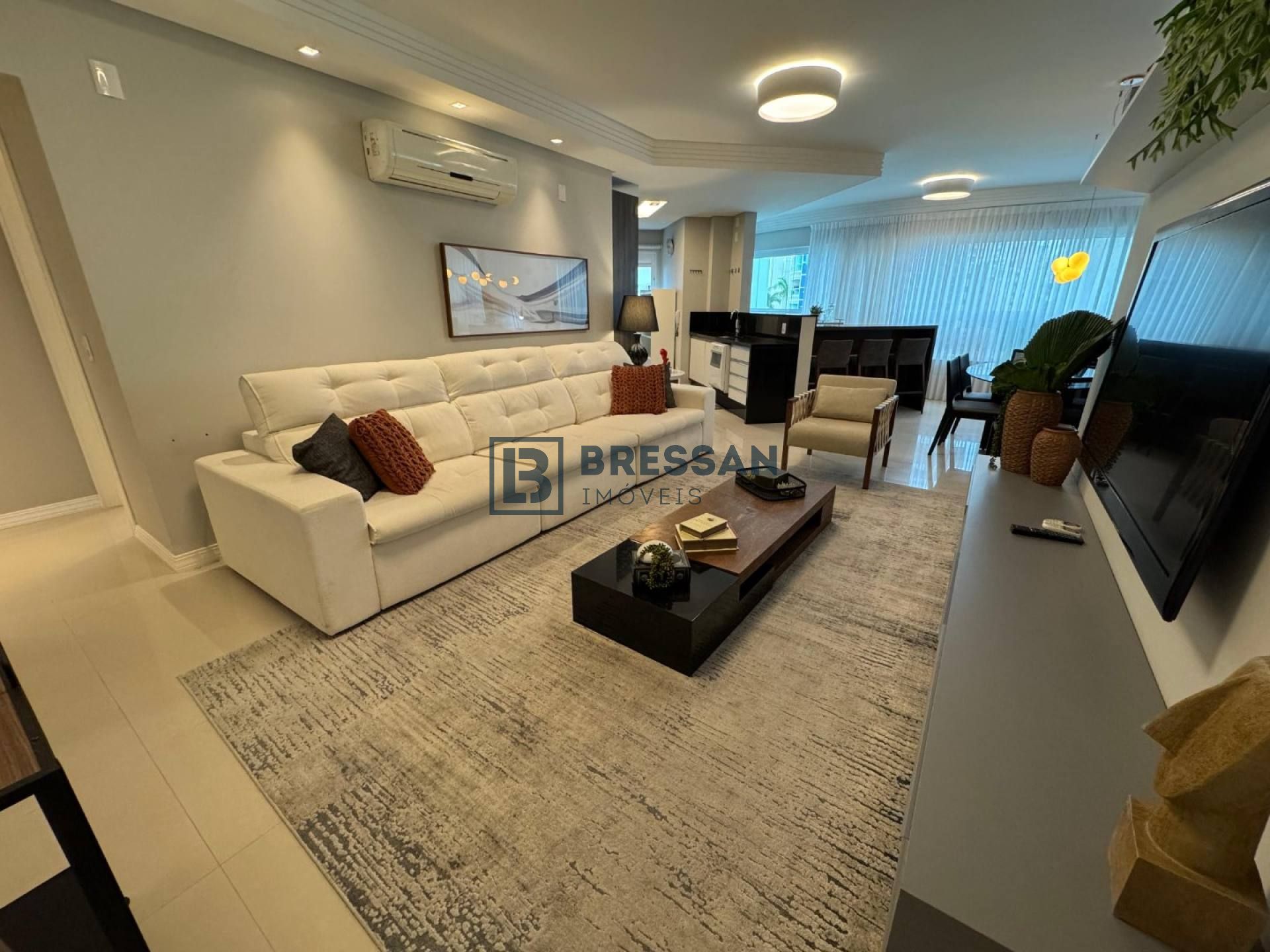 APARTAMENTO EM BALNEÁRIO CAMBORIÚ
