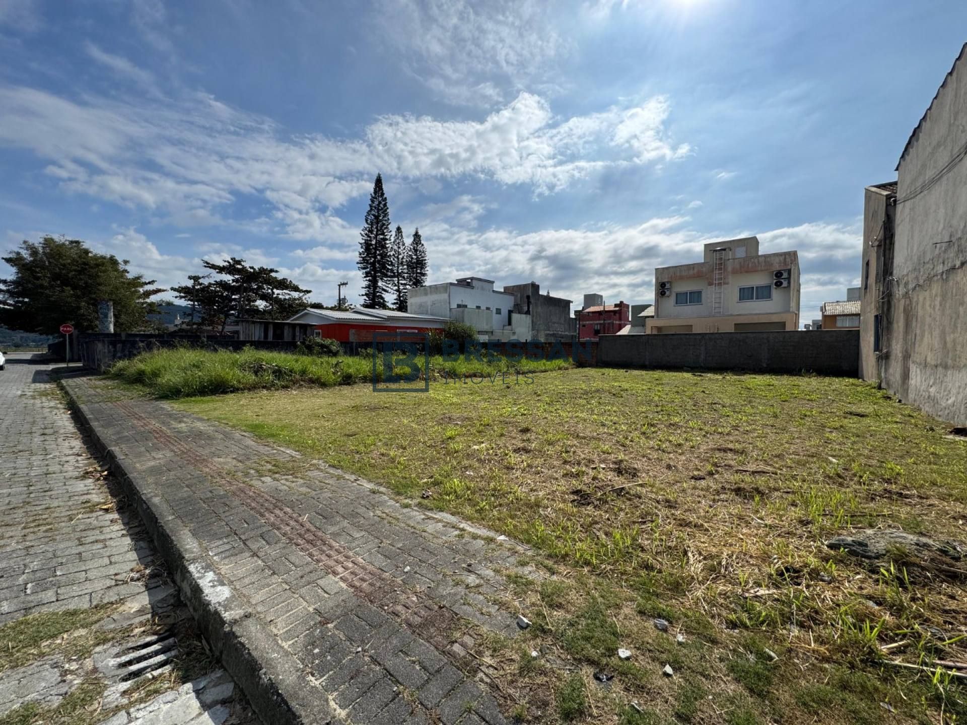TERRENO QUADRA MAR NO BAIRRO MEIA PRAIA-NAVEGANTES