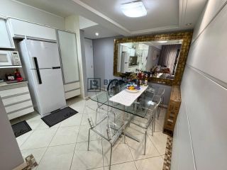 APARTAMENTO MOBILIADO À VENDA NO CENTRO DE BALNEÁRIO CAMBORIÚ