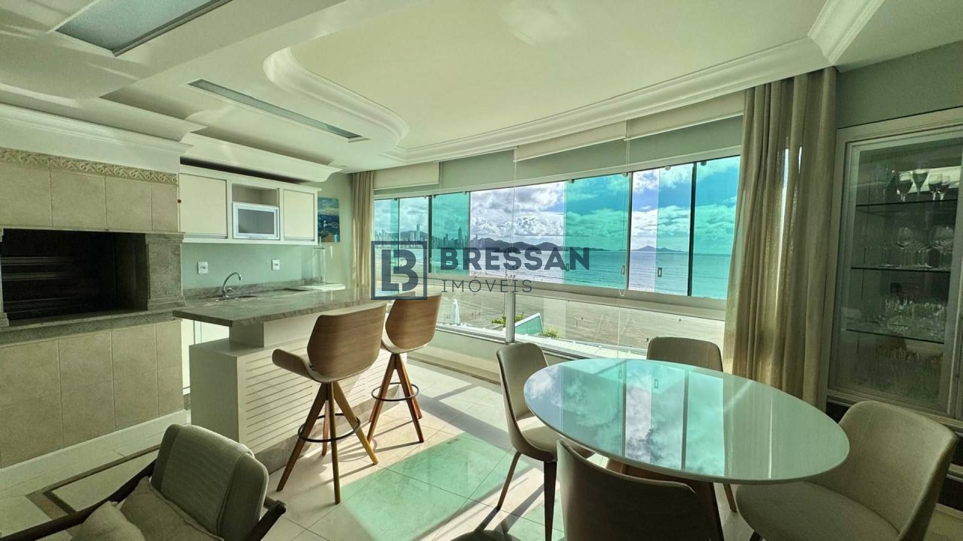 APARTAMENTO FRENTE MAR À VENDA EM BALNEÁRIO CAMBORIÚ