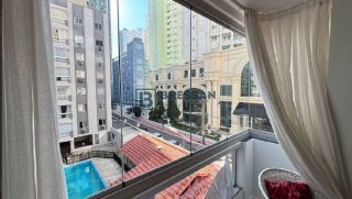 APARTAMENTO MOBILIADO À VENDA NO CENTRO DE BALNEÁRIO CAMBORIÚ/SC