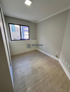 APARTAMENTO À VENDA NO CENTRO DE BALNEÁRIO CAMBORIÚ/SC