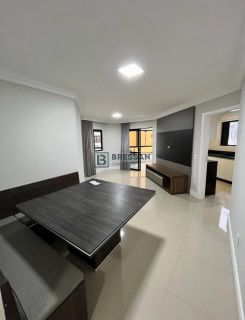 APARTAMENTO À VENDA NO CENTRO DE BALNEÁRIO CAMBORIÚ/SC