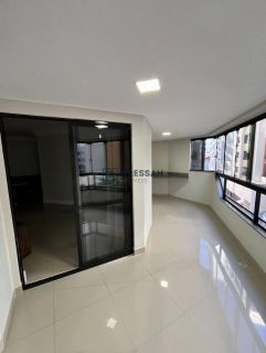 APARTAMENTO À VENDA NO CENTRO DE BALNEÁRIO CAMBORIÚ/SC