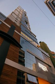 APARTAMENTO À VENDA NO CENTRO DE BALNEÁRIO CAMBORIÚ-SC