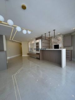 APARTAMENTO À VENDA NO CENTRO DE BALNEÁRIO CAMBORIÚ