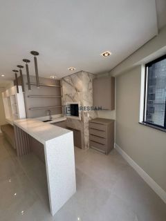 APARTAMENTO À VENDA NO CENTRO DE BALNEÁRIO CAMBORIÚ