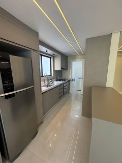 APARTAMENTO À VENDA NO CENTRO DE BALNEÁRIO CAMBORIÚ