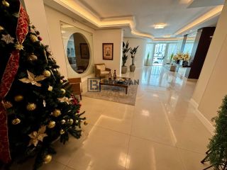 APARTAMENTO À VENDA NO CENTRO DE BALNEÁRIO CAMBORIÚ-SC