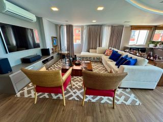 APARTAMENTO FRENTE MAR À VENDA NO CENTRO DE BALNEÁRIO CAMBORIÚ/SC