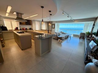 APARTAMENTO FRENTE MAR Á VENDA NO CENTRO DE BALNEÁRIO CAMBORIÚ-SC