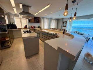 APARTAMENTO FRENTE MAR Á VENDA NO CENTRO DE BALNEÁRIO CAMBORIÚ-SC