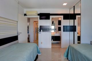 APARTAMENTO À VENDA NO CENTRO DE BALNEÁRIO CAMBORIÚ-SC