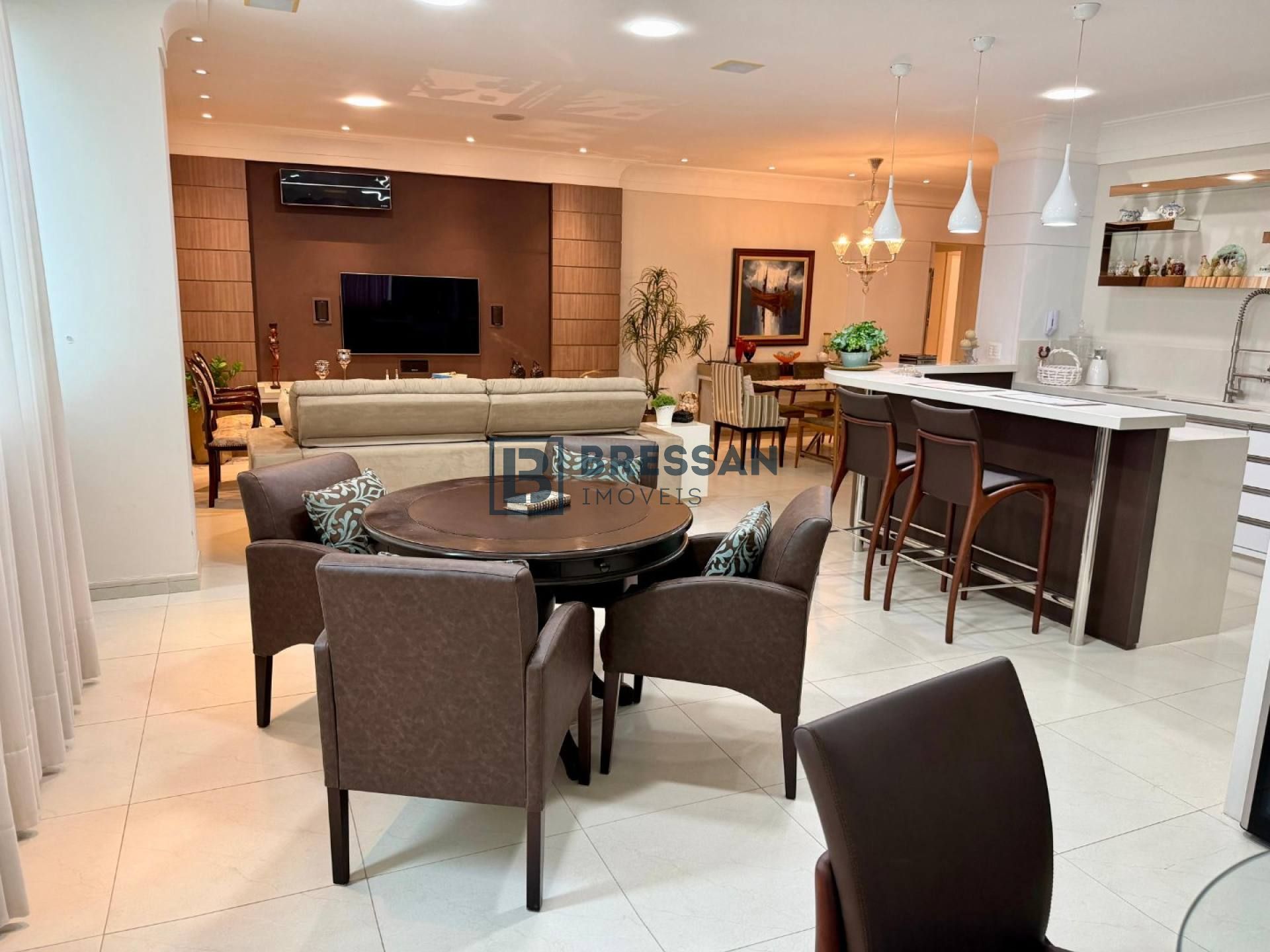 APARTAMENTO À VENDA NA BARRA SUL EM BALNEÁRIO CAMBORIÚ-SC