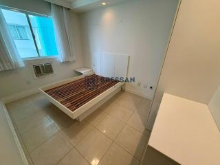 APARTAMENTO FRENTE MAR À VENDA NO CENTRO DE BALNEÁRIO CAMBORIÚ-SC