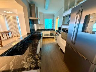 APARTAMENTO FRENTE MAR À VENDA NO CENTRO DE BALNEÁRIO CAMBORIÚ-SC