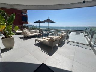 APARTAMENTO FRENTE MAR À VENDA NO CENTRO DE BALNEÁRIO CAMBORIÚ-SC
