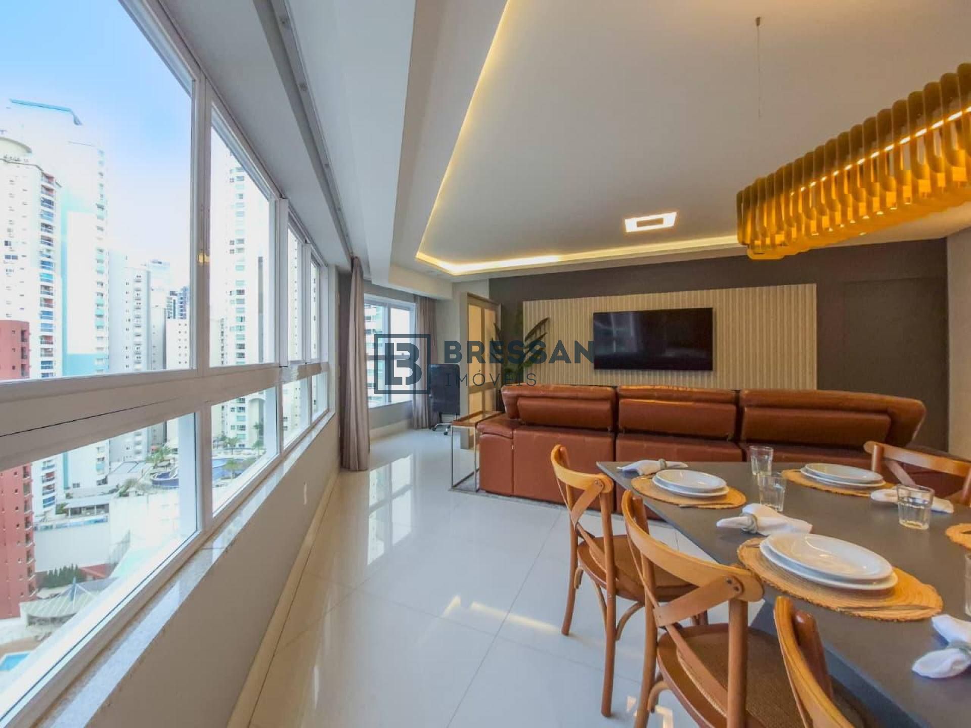 APARTAMENTO À VENDA NO CENTRO DE BALNEÁRIO CAMBORIÚ-SC