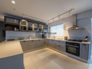 APARTAMENTO À VENDA NO CENTRO DE BALNEÁRIO CAMBORIÚ-SC