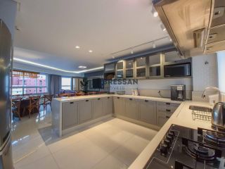 APARTAMENTO À VENDA NO CENTRO DE BALNEÁRIO CAMBORIÚ-SC