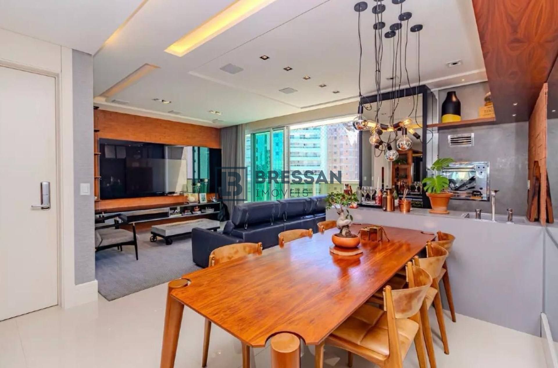 APARTAMENTO À VENDA NO CENTRO DE BALNEÁRIO CAMBORIÚ-SC