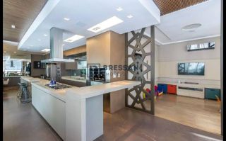 APARTAMENTO À VENDA NO CENTRO DE BALNEÁRIO CAMBORIÚ-SC