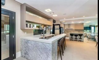 APARTAMENTO À VENDA NO CENTRO DE BALNEÁRIO CAMBORIÚ-SC