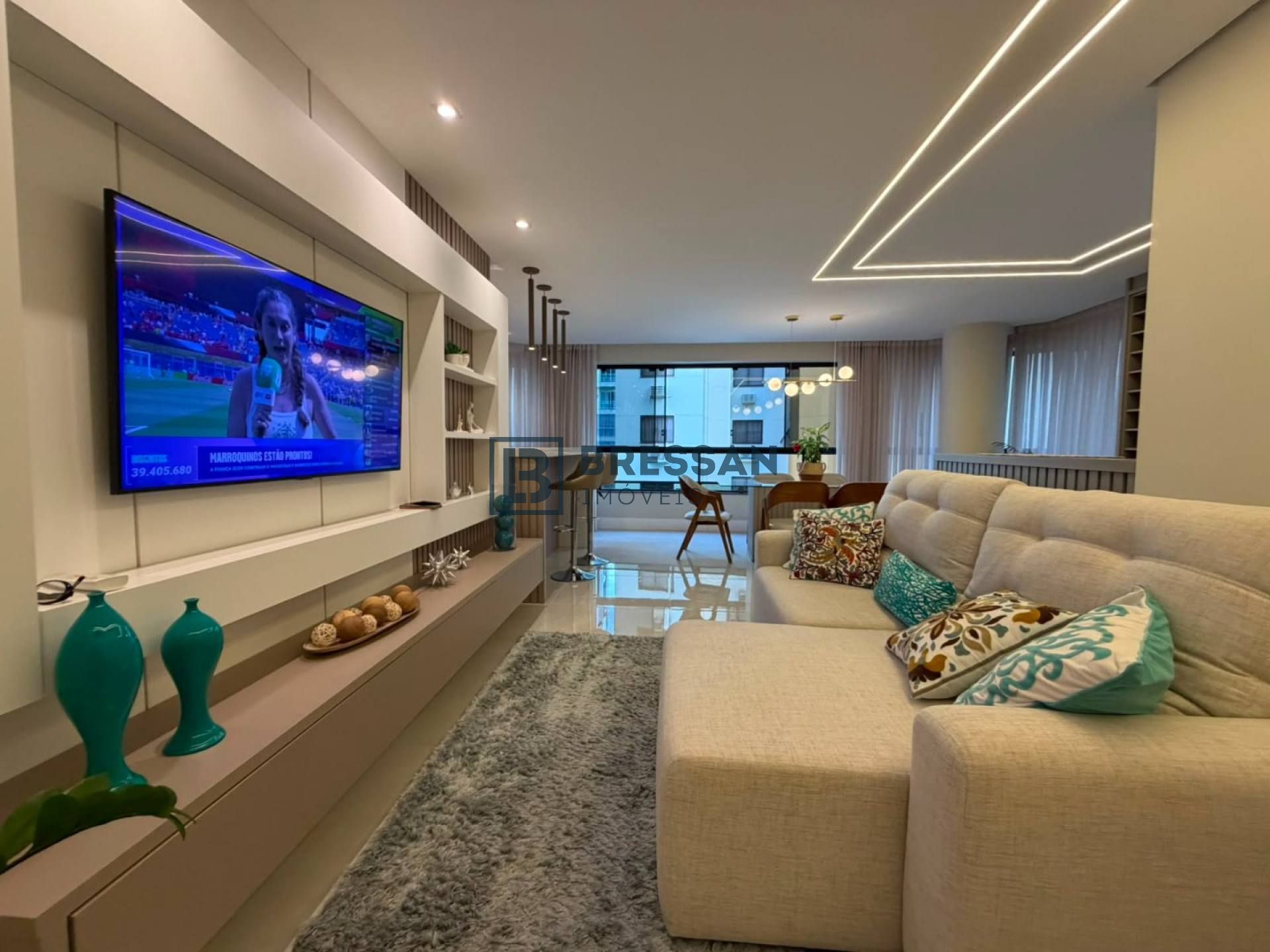APARTAMENTO À VENDA NO CENTRO DE BALNEÁRIO CAMBORIÚ-SC