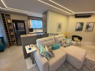 APARTAMENTO À VENDA NO CENTRO DE BALNEÁRIO CAMBORIÚ-SC