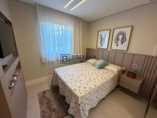 APARTAMENTO À VENDA NO CENTRO DE BALNEÁRIO CAMBORIÚ-SC