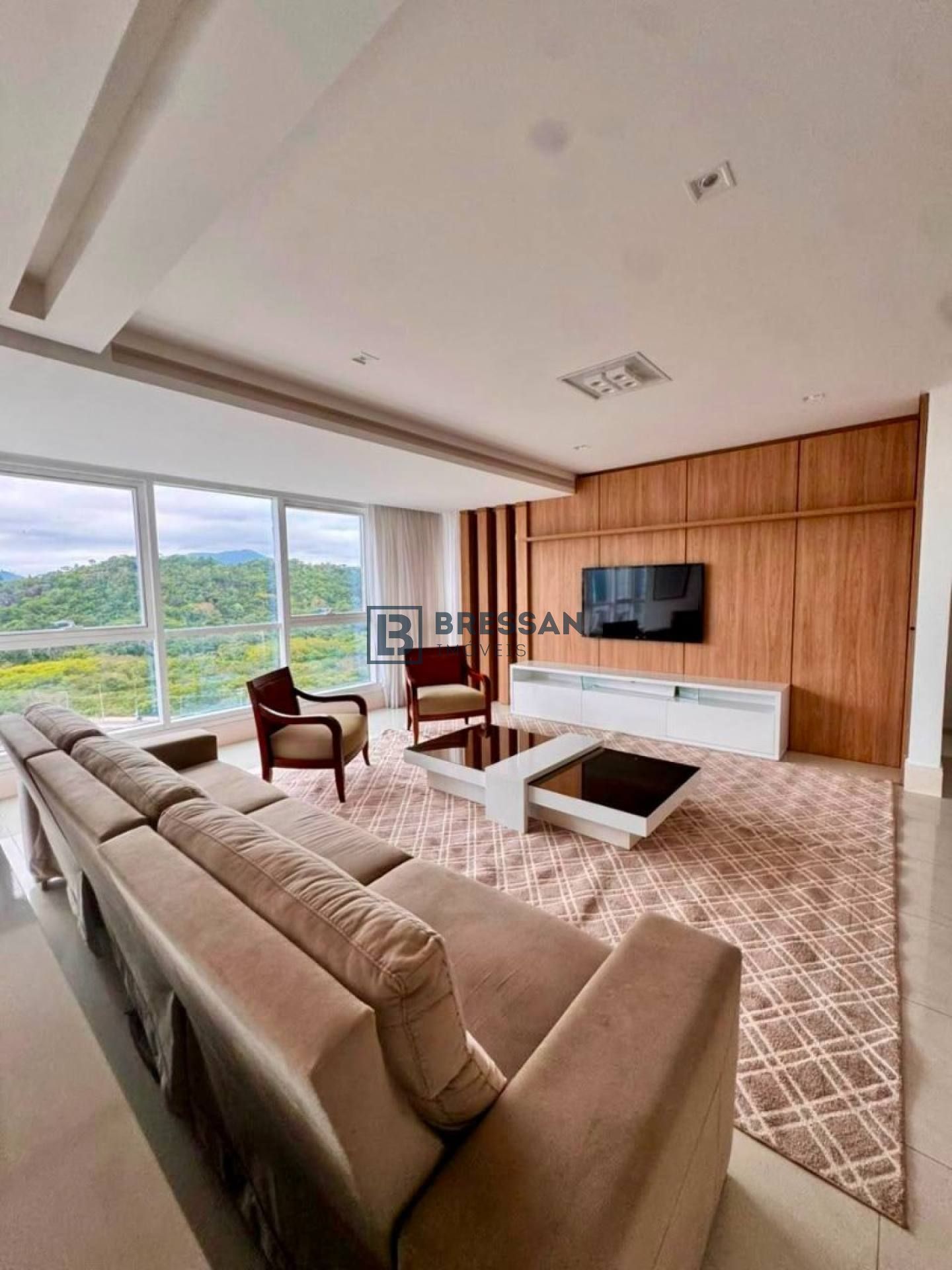 APARTAMENTO À VENDA NO CENTRO DE BALNEÁRIO CAMBORIÚ-SC