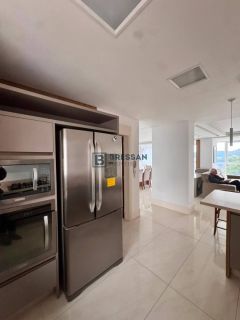 APARTAMENTO À VENDA NO CENTRO DE BALNEÁRIO CAMBORIÚ-SC