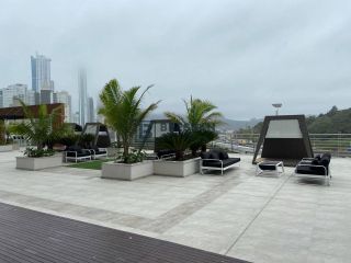 APARTAMENTO À VENDA NO CENTRO DE BALNEÁRIO CAMBORIÚ-SC