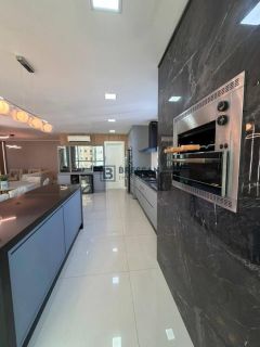 APARTAMENTO À VENDA NO CENTRO DE BALNEÁRIO CAMBORIÚ-SC