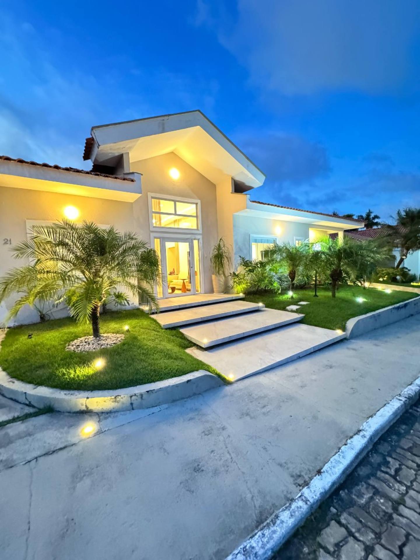 (MR) VENDA - CASA NO COND. LARA LIOTTO 2, com 4 SUÍTES em COHAJAP - SÃO LUÍS