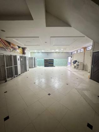 LOCAÇÃO - PONTO COMERCIAL NA  AV. DOS HOLANDESES