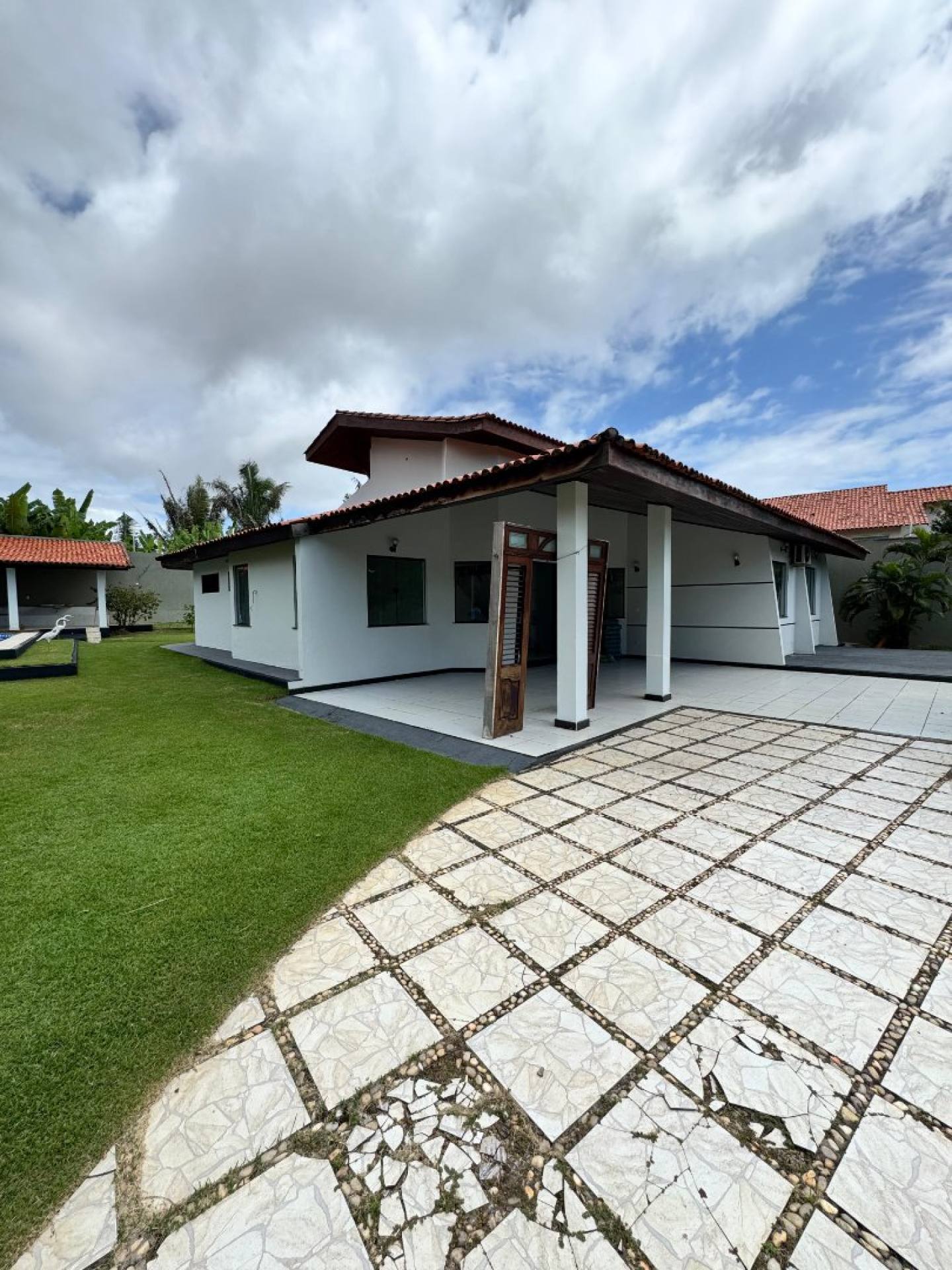 (MR) LOCAÇÃO CASA - NO CALHAU