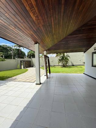 (MR) LOCAÇÃO - CASA NO CALHAU