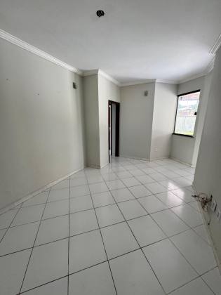 (MR) LOCAÇÃO - CASA NO CALHAU