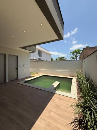 (MR) VENDA CASA - COND. DAMHA ARAÇAGY