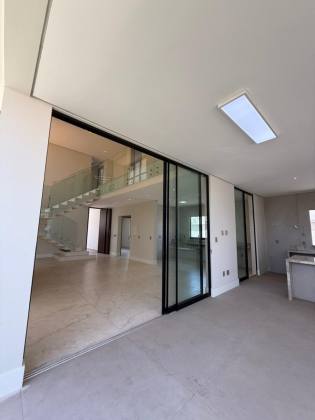 (MR) VENDA CASA - COND. DAMHA ARAÇAGY