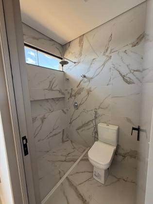 (MR) VENDA CASA - COND. DAMHA ARAÇAGY