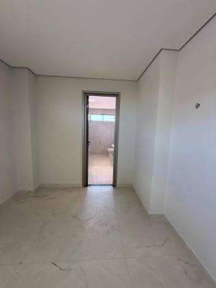 (MR) VENDA CASA - COND. DAMHA ARAÇAGY